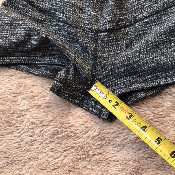 Lululemon shorts - Picture 6 of 7